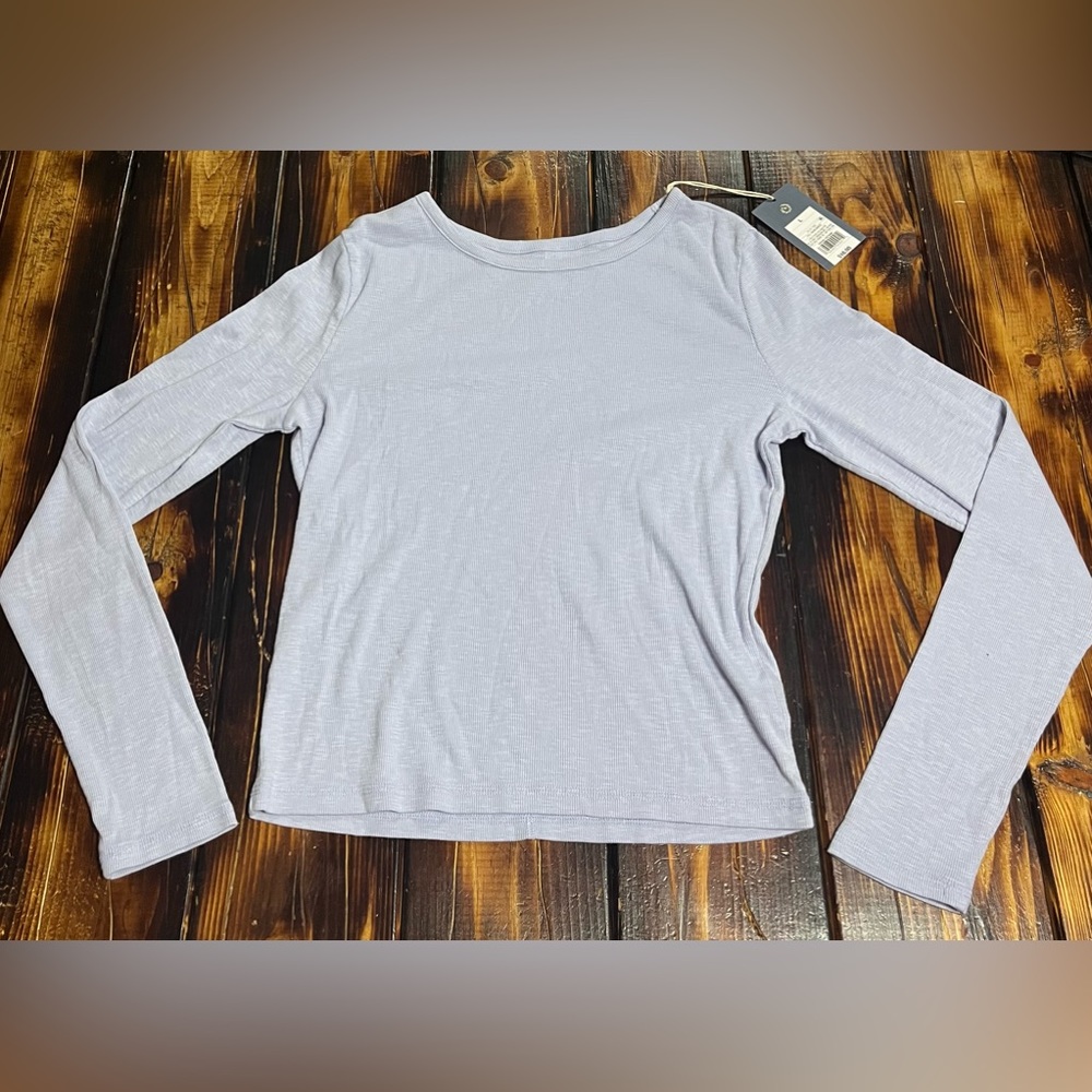Periwinkle ribbed women’s long sleeve.